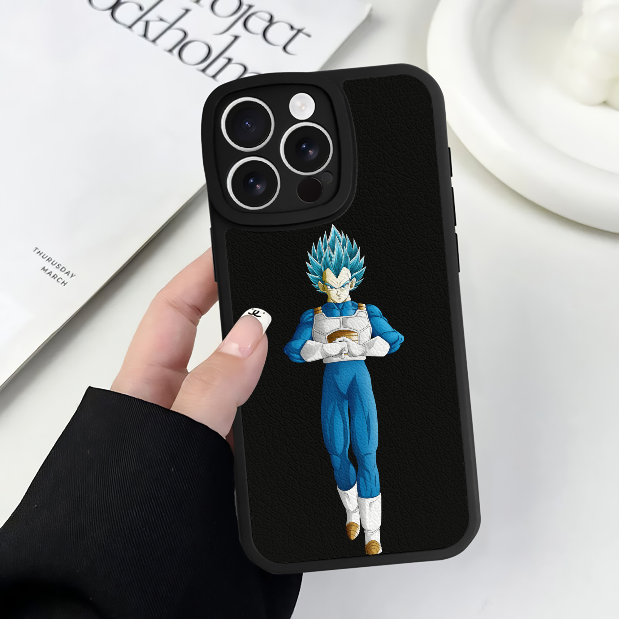 （画像用） ドラゴンボール ベジータ四世（Bejīta Yonsei）DRAGON BALL Vegeta IV 【iPhone 16シリーズ対応】シリコンスマホケース（レザー調） 材質：シリコン